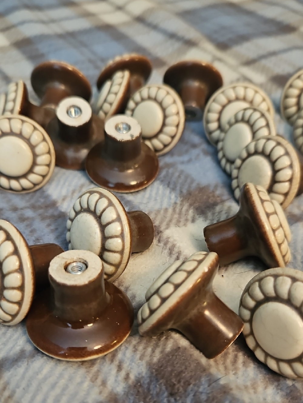 38 Amerock Ceramics Distressed Cream 1 3/8" Rope Cabinet Knobs BP1321-DW - Picture 7 of 7